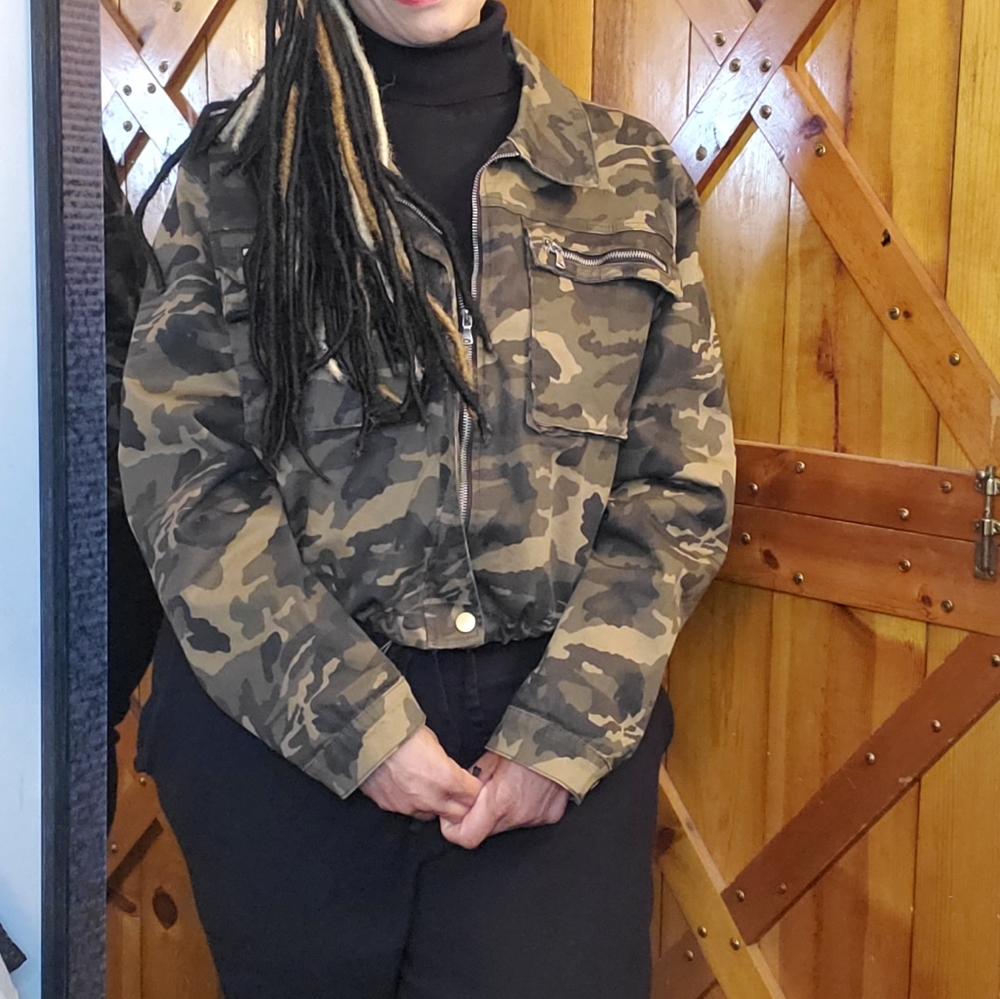 Crop Camo Jacket - Picture 4 of 7